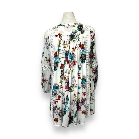 Women’s 3/4 Sleeve V Neck Floral with Lace Boho Tunic, White Floral, size OS - Picture 3 of 7
